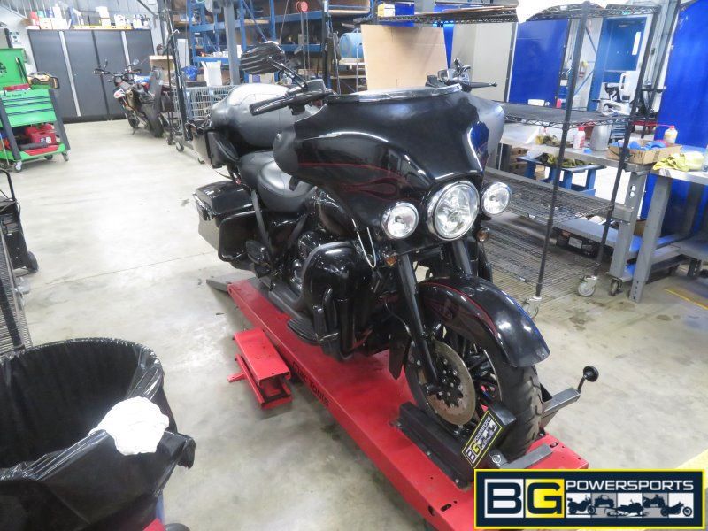 EB825 2010 10 Harley FLH CVO ELECTRA GLIDE