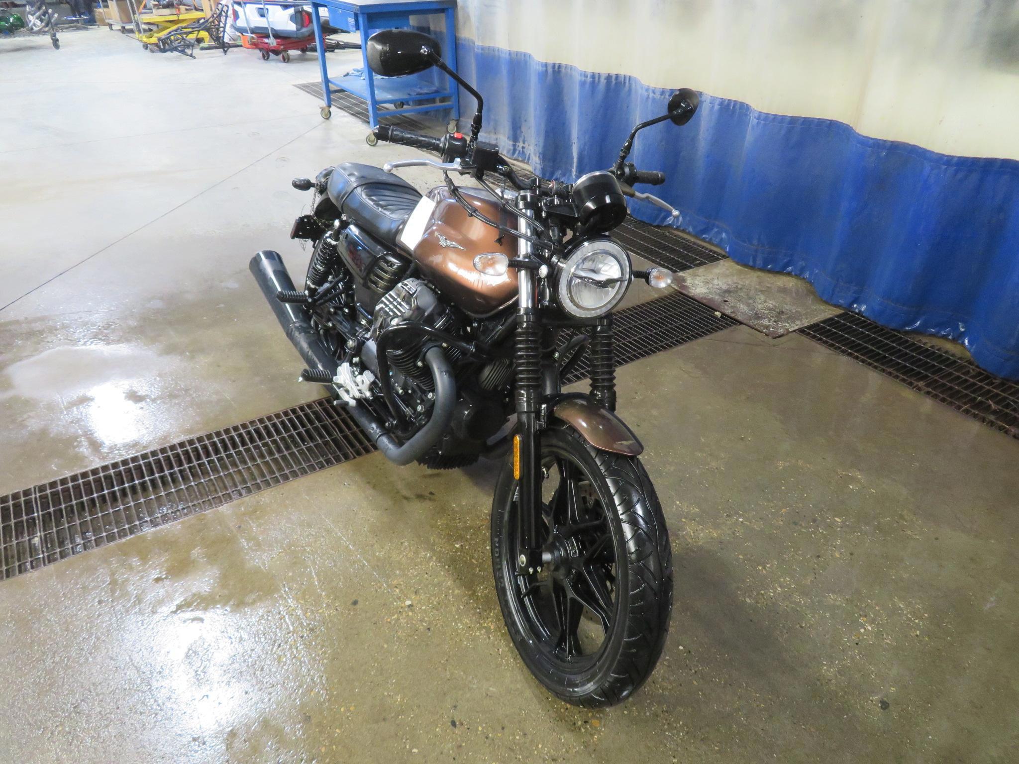 EB1301 2019 19 Moto Guzzi V7 III Stone Night 750